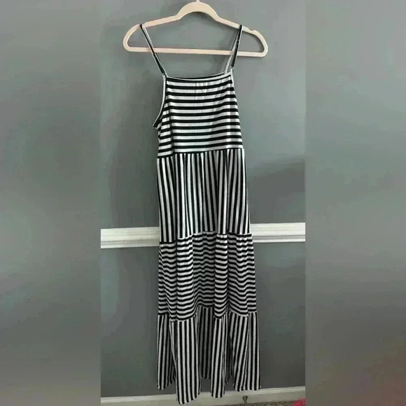 Long dress - Picture 1 of 2